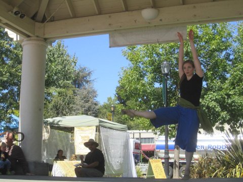 564515_10151059990453907_1531864092_n